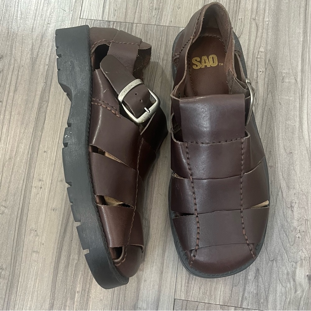 Brown leather chunky fisherman sandals